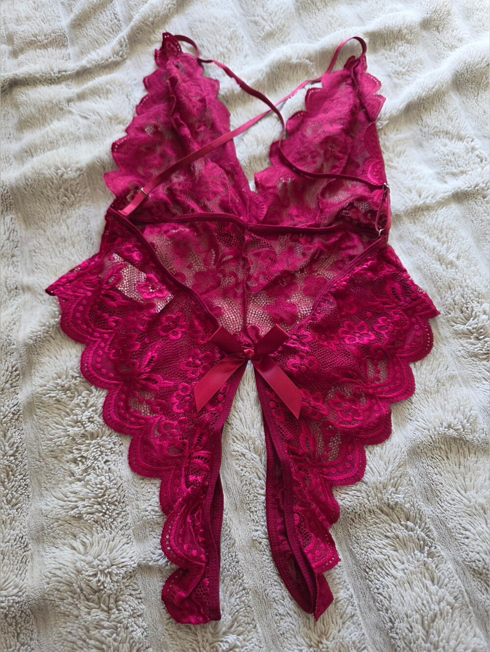 NWT Crochless Scalloped Lace Plunge Chemise - Picture 2 of 4